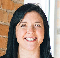 Portrait de Sophie Hartwell en charge du service clientèle au sein de l'équipe d'assistance
